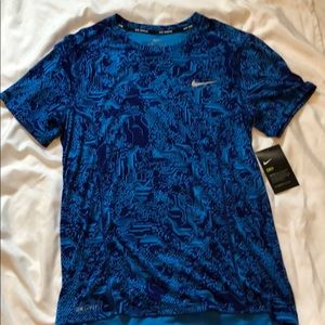 Nike blue patterned top